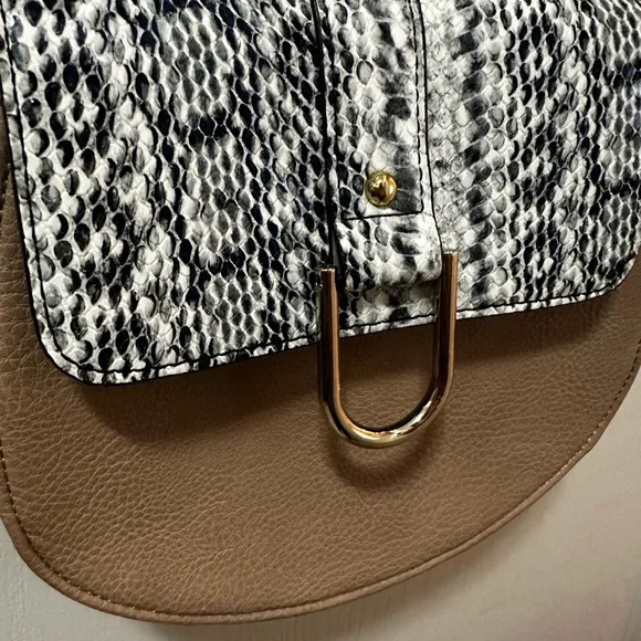 Neiman Marcus Crossbody - Picture 2 of 6